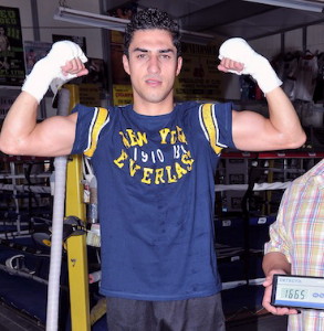 Image: Josesito Lopez a bulked up 166.5 lbs for Saul Alvarez fight