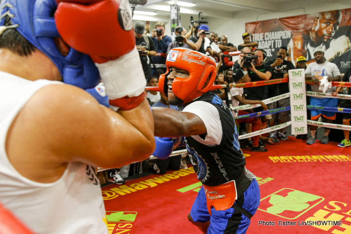 Image: Mayweather picked Berto to get a KO, says Mosley