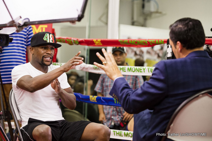 Image: Kenny Bayless to work Mayweather-Berto fight