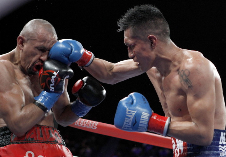 Miguel Berchelt boxing photo