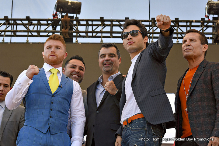 Image: Chavez Jr. towers over Canelo at Mexico City press tour