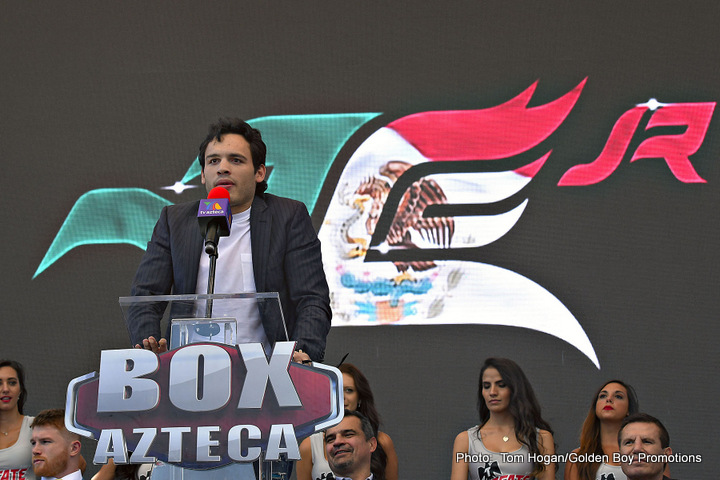 Image: Chavez Jr. towers over Canelo at Mexico City press tour