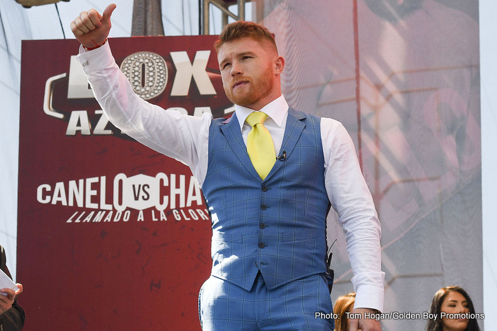 Image: Chavez Jr. towers over Canelo at Mexico City press tour