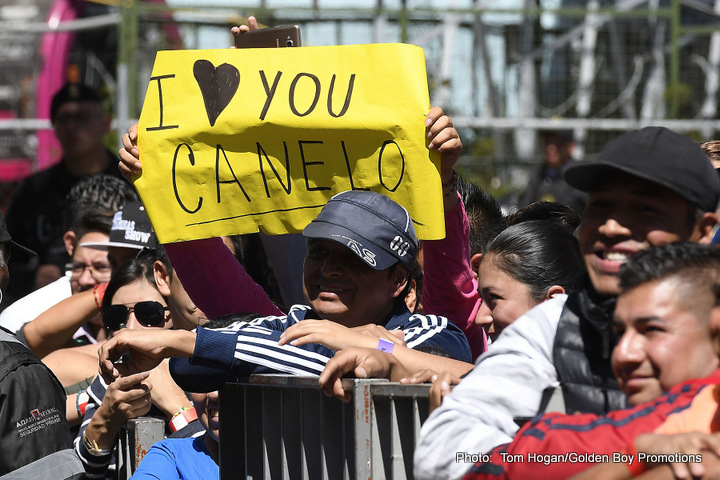 Image: Chavez Jr. towers over Canelo at Mexico City press tour
