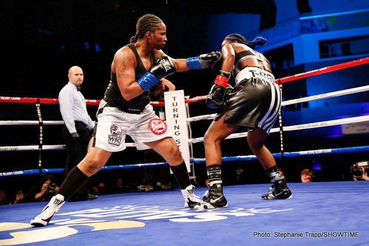 Image: Claressa Shields decisions Tori Nelson - Results