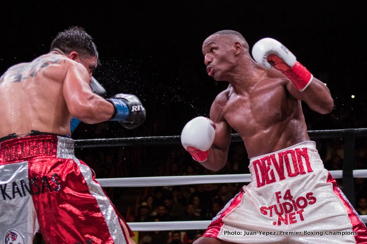 Image: Victor Ortiz & Devon Alexander Fight to Majority Draw