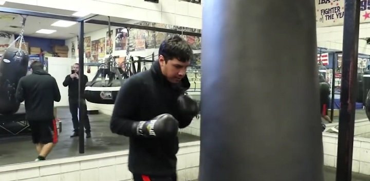 Image: Omar Figueroa Jr. training to attack Broner’s midsection