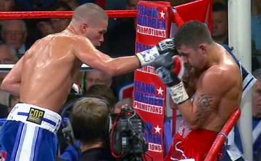 Image: Tony Bellew and Edison Miranda battle it out on Saturday in the UK