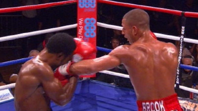 Image: Kell Brook giving up a lot of reach against Carson Jones