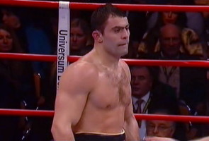Image: Chakhkiev impressive in beating Kotlobay