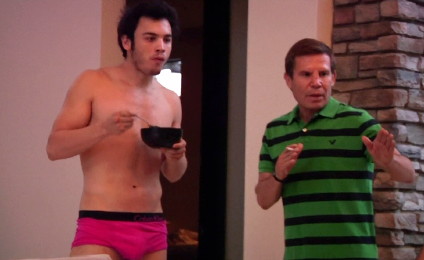 Image: Roach still unhappy with how Chavez Jr. ran the training camp