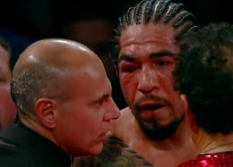 Image: Cotto punishes Margarito in 10th round TKO!