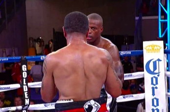 Image: Quillin defeats Wright, looks flawed and beatable