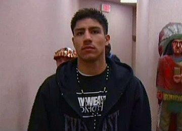 Image: Khan interested in fighting Jessie Vargas to get Mayweather fight