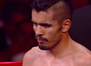 Image: Mercito Gesta vs. Miguel Vazquez on Pacquiao-Marquez 4 undercard on 12/8