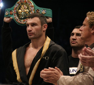 Image: Vitali: Adamek isn't good enough to be a heavyweight champion, too small