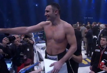 Image: Vitali suffers ligament and nerve damage in left shoulder in Chisora bout; will be sidelined up to 8 weeks