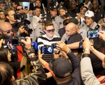 001_Canelo_with_fans