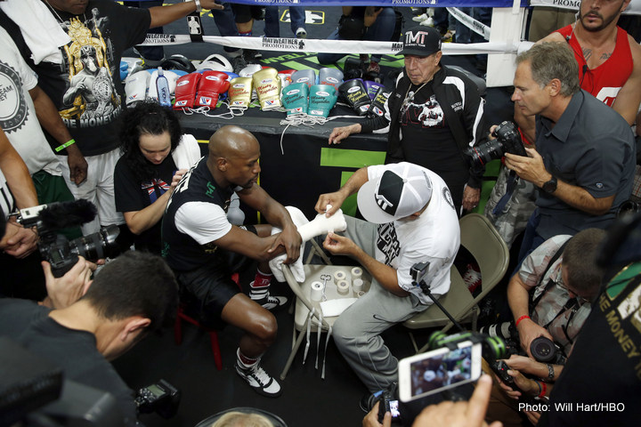 Floyd Mayweather Work Out for the Press