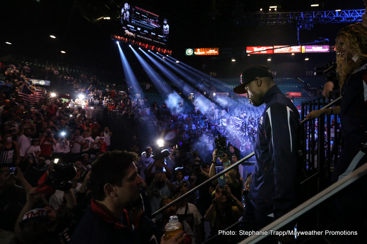 1-MAYPAC WEIGH IN-TRAPPFOTOS-5077