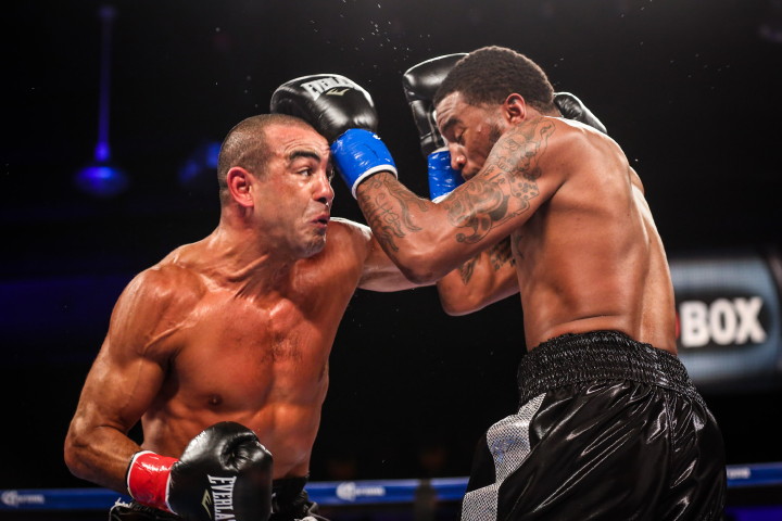 Image: Soliman robbed in Wade fight