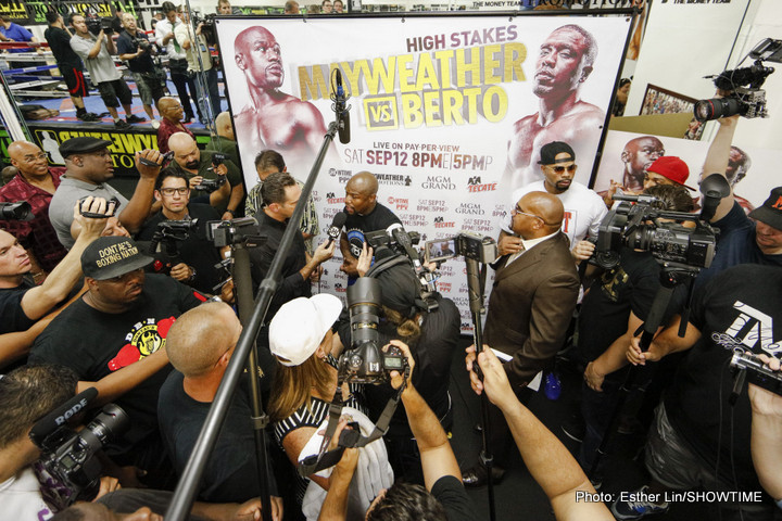 Image: Is Mayweather turning his back on boxing by retiring?