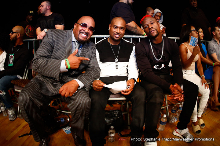 Image: Ellerbe: Mayweather not talking about comeback
