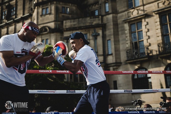 Image: Errol Spence a 2:1 favorite to beat Brook