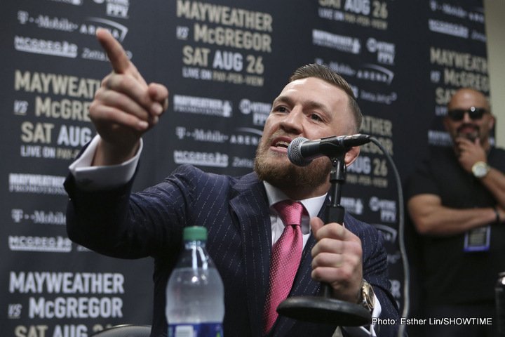 Image: Conor McGregor reacts to Mayweather's Dec.31 fight