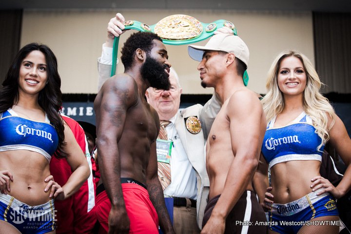 Image: Adrien Broner vs. Mikey Garcia - Official weights