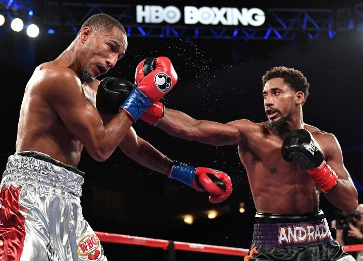Saunders vs. Andrade boxing photo