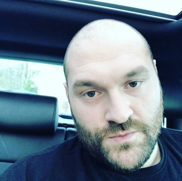 Image: Tyson Fury says he’ll beat Joshua even at 25 stone