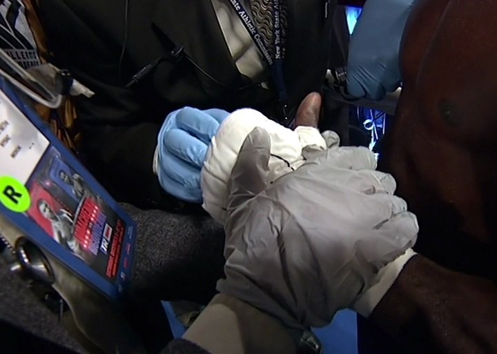 Image: Rigondeaux’s left hand NOT broken says promoter Dino Duva