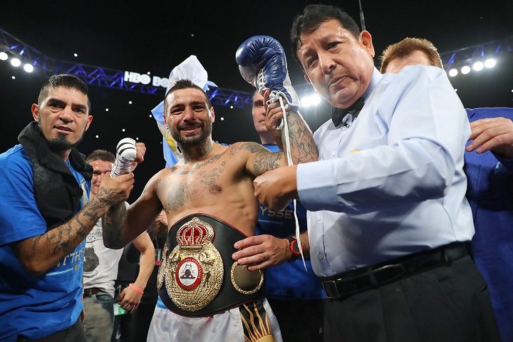 Image: Lucas Matthysse defeats Tewa Kiram to win WBA welterweight title