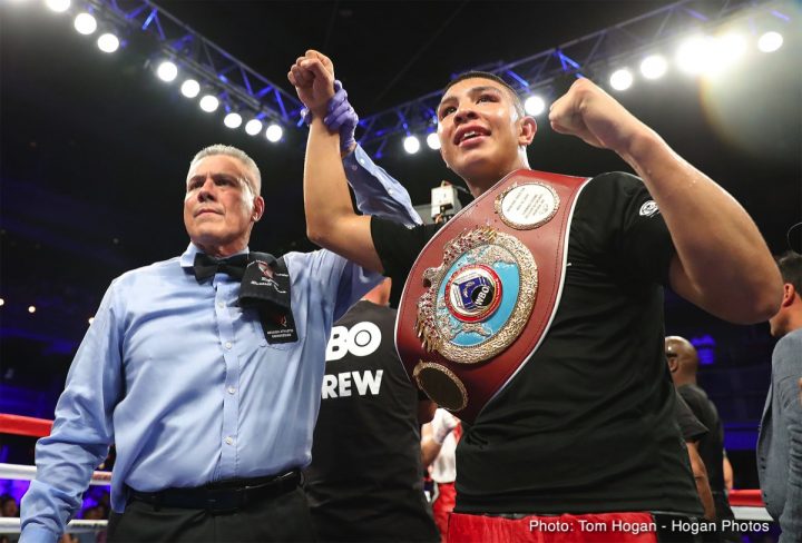 Image: Munguia beats Smith; Machado shuts out Mensah - Results