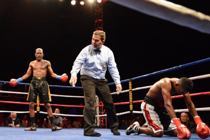 Breidis Prescott boxing photo