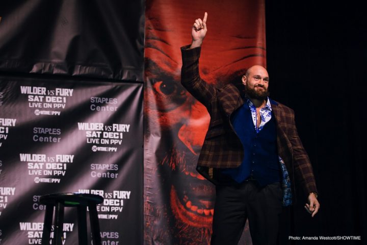 Image: Wilder, Fury brawl in Los Angeles at press conference