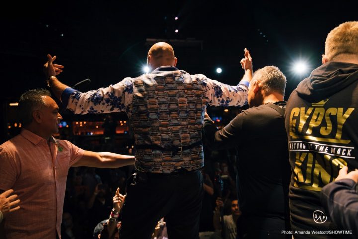 Image: Wilder, Fury brawl in Los Angeles at press conference