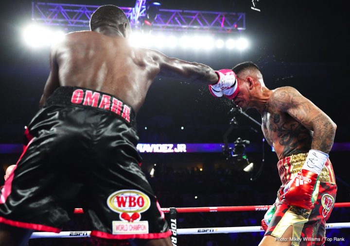 Image: Terence Crawford stops Jose Benavidez - RESULTS