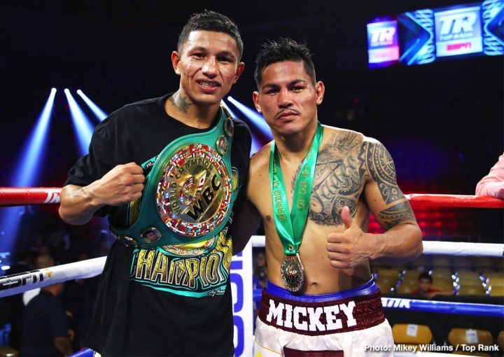Image: Miguel Berchelt stops Miguel 'Mickey' Roman - RESULTS