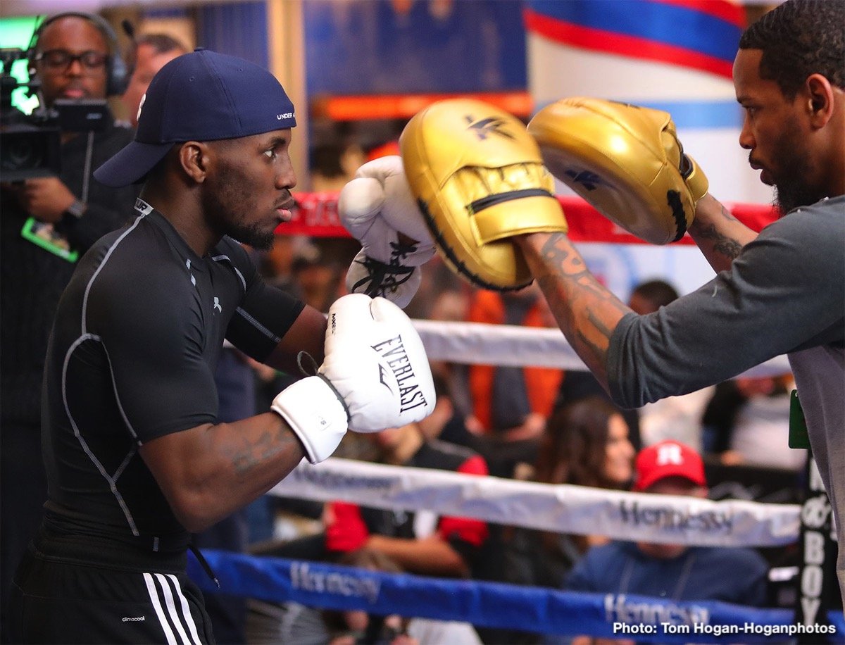 Image: Bigger Than Life Sports Does Finesse Move On Tevin Farmer and Mickey Bey