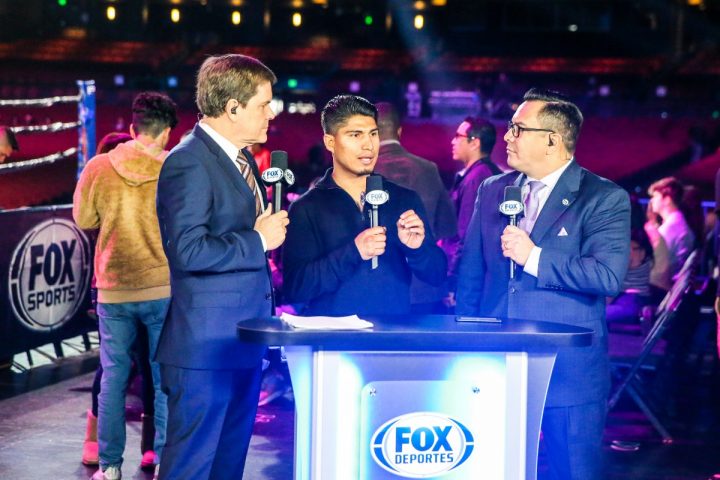 Image: Spence's trainer says Mikey Garcia's coach needs to be smart in how long to let the fight go