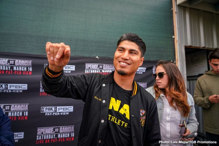Image: Robert Garcia not worried about Errol Spence's size for Mikey Garcia