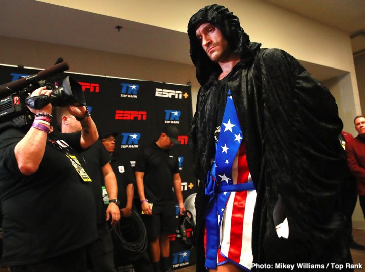 Image: Results / Photos: Tyson Fury Blows Away Schwarz in 2 Rounds