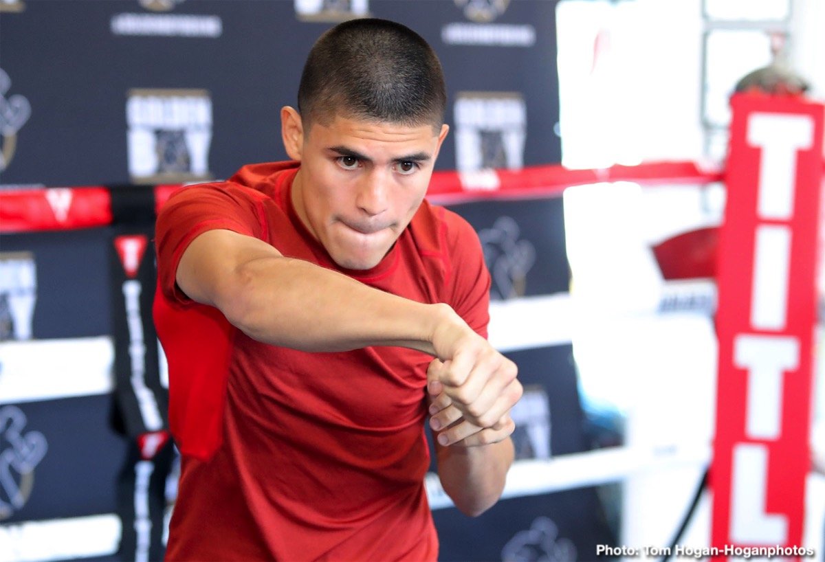 Image: Diego De La Hoya vs. Renson Robles on Dec.14
