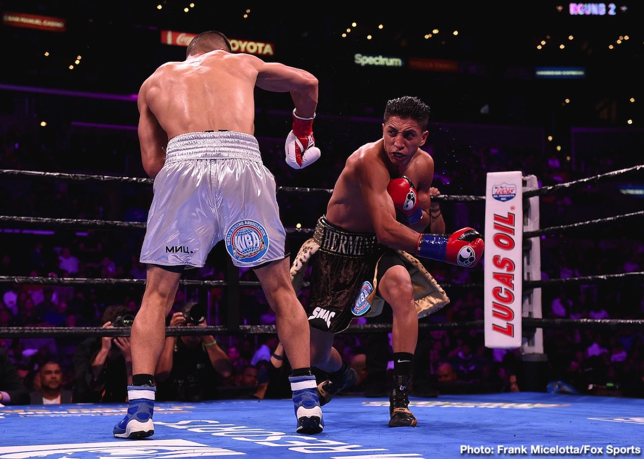 Image: Errol Spence decisions Shawn Porter - Live results