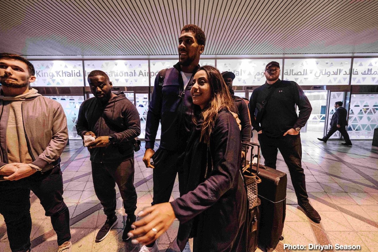 Anthony Joshua Promises An "Iconic Evening Of Boxing" As He Arrives In Saudi Arabia
