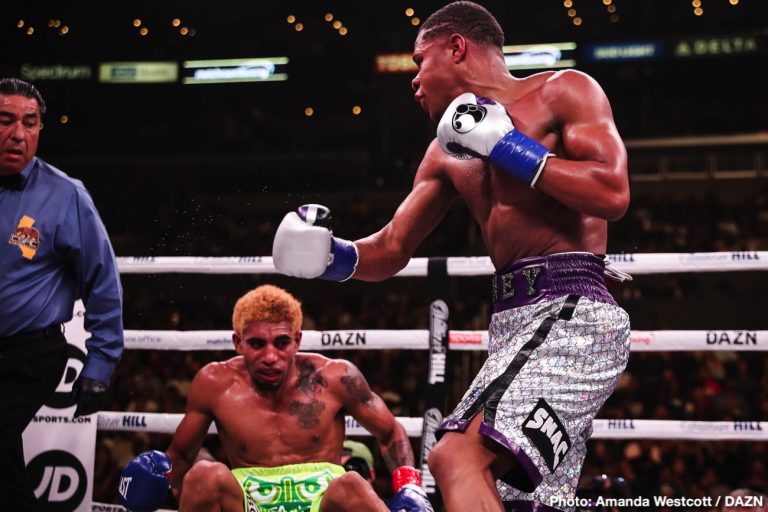 Image: Boxing Results: Saunders KOs Coceres, Haney Dominates Santiago
