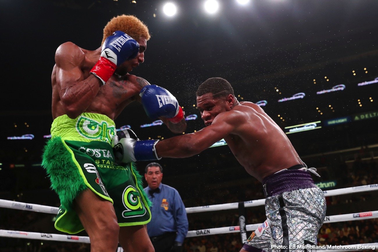 Image: Floyd Mayweather training Devin Haney on mitts