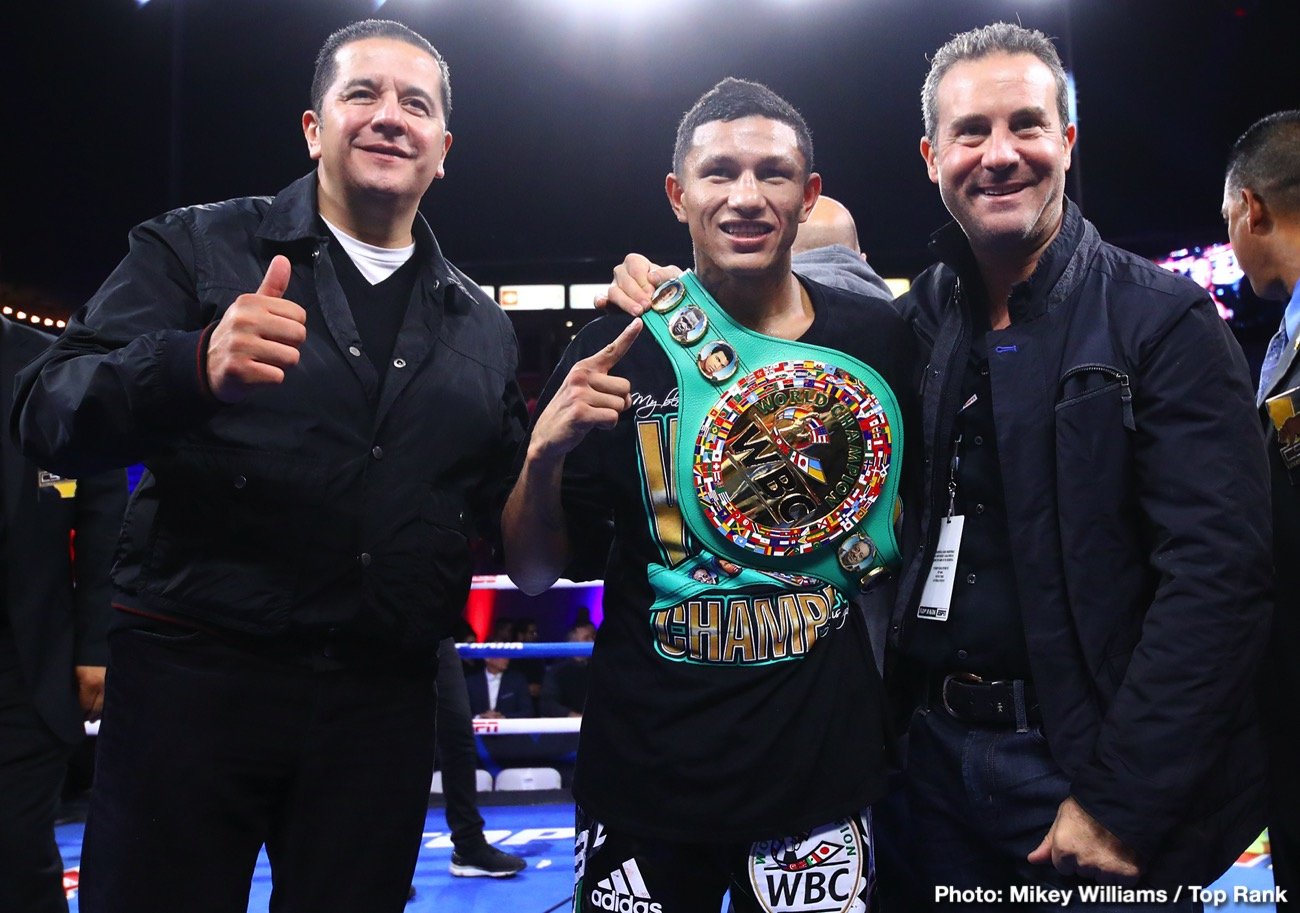Image: Berchelt, Navarrete and Nery in action in June in Mexico